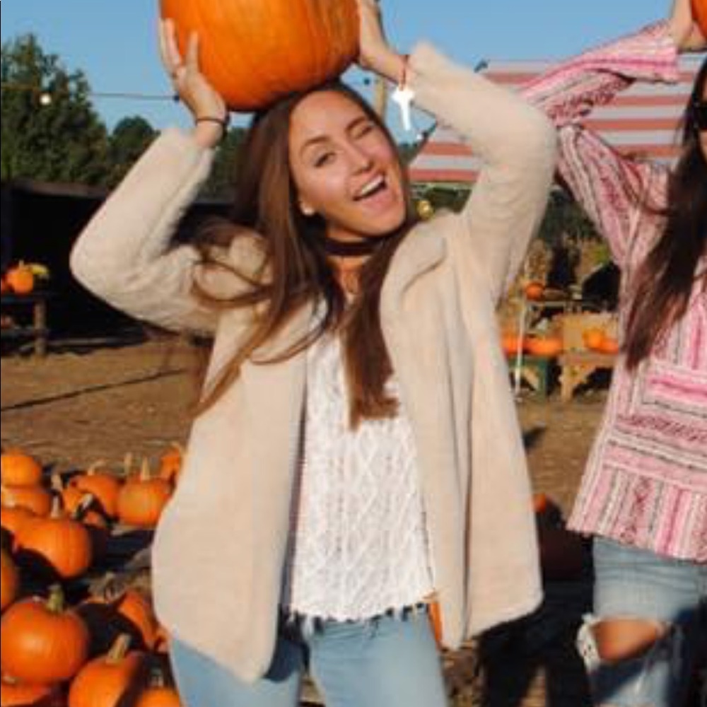 Brandy Melville FauxFur coat(Scroll to see it on)